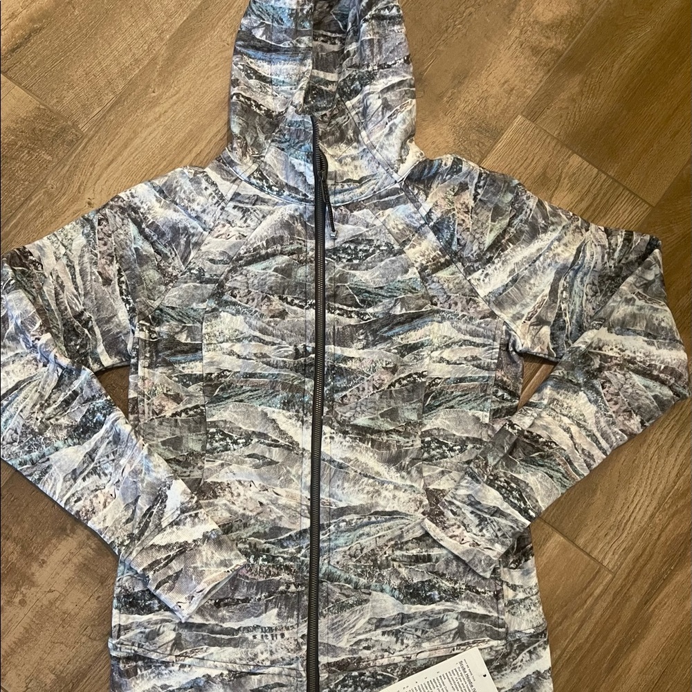 BRAND NEW WITH TAGS WOMENS SIZE 10 lululemon SCUBA hoodie zip up